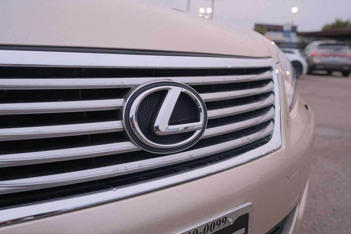 Used 2011 Lexus LS 460 w/ Comfort Pkg RWD image 43