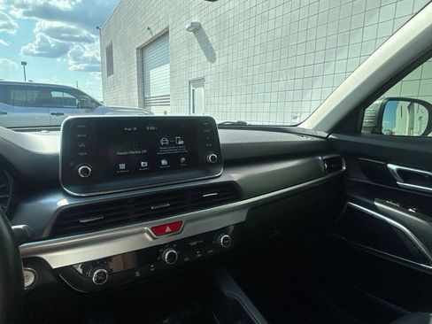 Used 2021 Kia Telluride LX FWD image 16