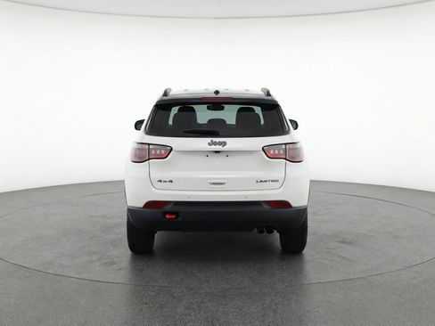 Used 2025 Jeep Compass Trailhawk AWD/4WD image 7