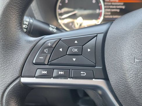 Used 2025 Nissan Sentra SV FWD image 21