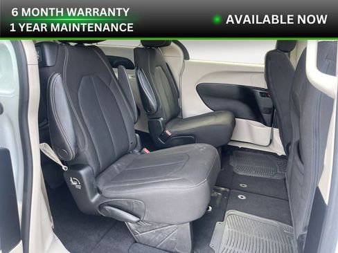 Used 2022 Chrysler Voyager LX image 29