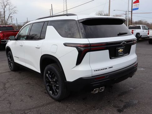 New 2026 Chevrolet Traverse LT w/ Midnight/Sport Edition AWD/4WD image 3