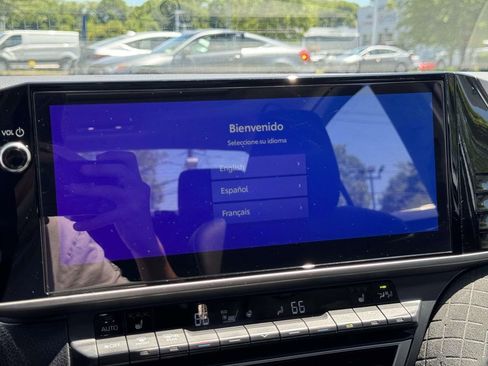 Used 2025 Toyota Camry XLE FWD image 27