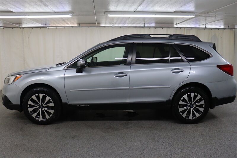 Used 2016 Subaru Outback 2.5i Limited AWD/4WD image 4