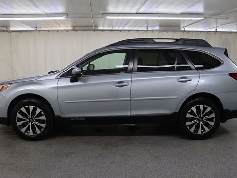 Used 2016 Subaru Outback 2.5i Limited AWD/4WD image 4