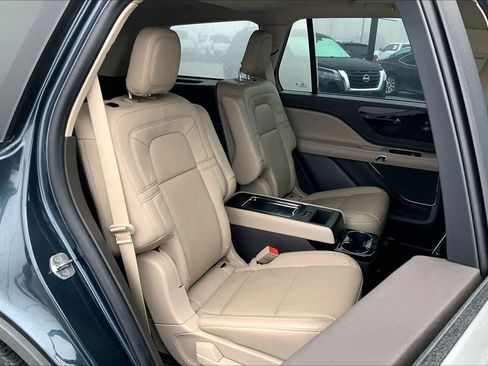 Used 2021 Lincoln Aviator Reserve w/ Equipment Group 201A image 18