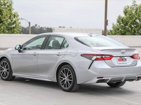 Certified 2022 Toyota Camry SE FWD image 7