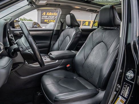 Used 2022 Toyota Highlander Platinum FWD image 15