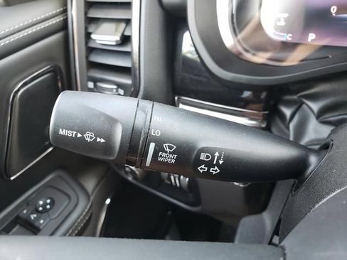 Used 2025 RAM 1500 Limited AWD/4WD image 30