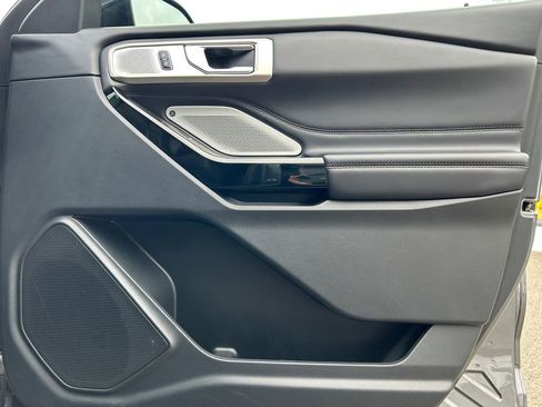 Used 2021 Ford Explorer Platinum w/ Equipment Group 601A image 26