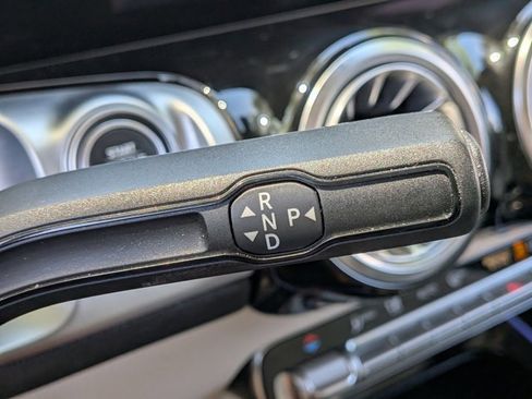 Used 2023 Mercedes-Benz GLB 250 image 12