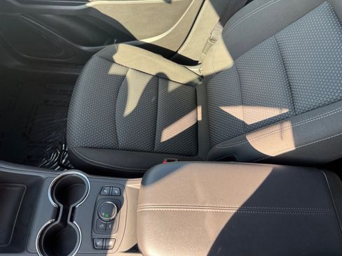 Used 2024 GMC Terrain SLE w/ Driver Convenience Package image 14