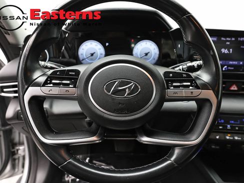 Used 2021 Hyundai Elantra SEL w/ Convenience Package FWD image 10