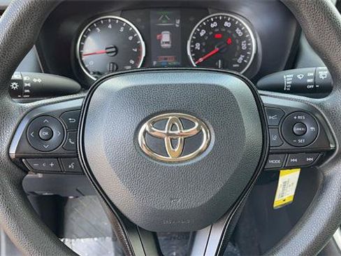 Certified 2020 Toyota RAV4 LE AWD/4WD image 17