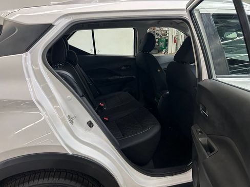 Used 2022 Nissan Kicks SV FWD image 14