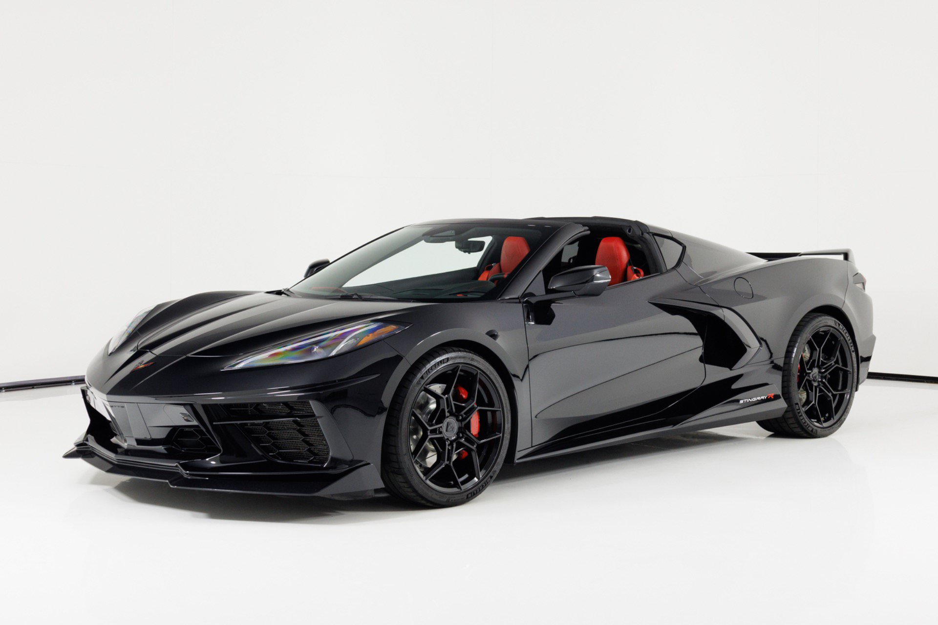 Used 2024 Chevrolet Corvette Stingray Premium Cpe w/ Z51 Performance Package RWD image 9