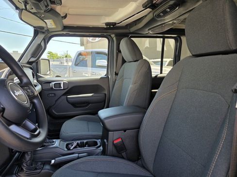 Used 2026 Jeep Wrangler Unlimited Sport AWD/4WD image 6