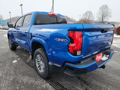 Used 2023 Chevrolet Colorado LT w/ LT Convenience Package II AWD/4WD image 3