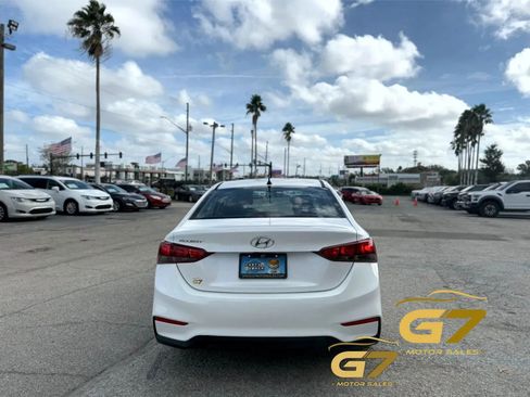 Used 2019 Hyundai Accent SE w/ Cargo Package FWD image 3