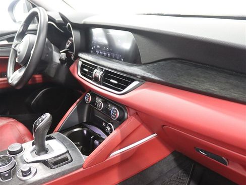 Used 2020 Alfa Romeo Stelvio Sport w/ Quick Order Package 22J Sport AWD/4WD image 27