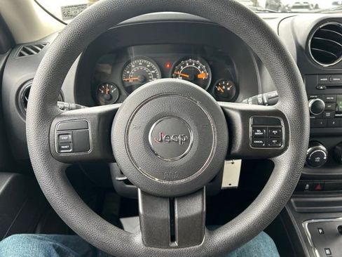 Used 2015 Jeep Patriot Sport image 32