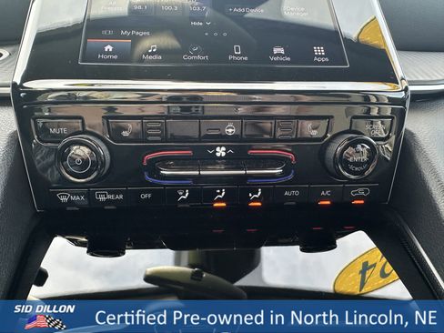 Used 2024 Jeep Grand Cherokee L Laredo w/ Luxury Tech Group I image 17