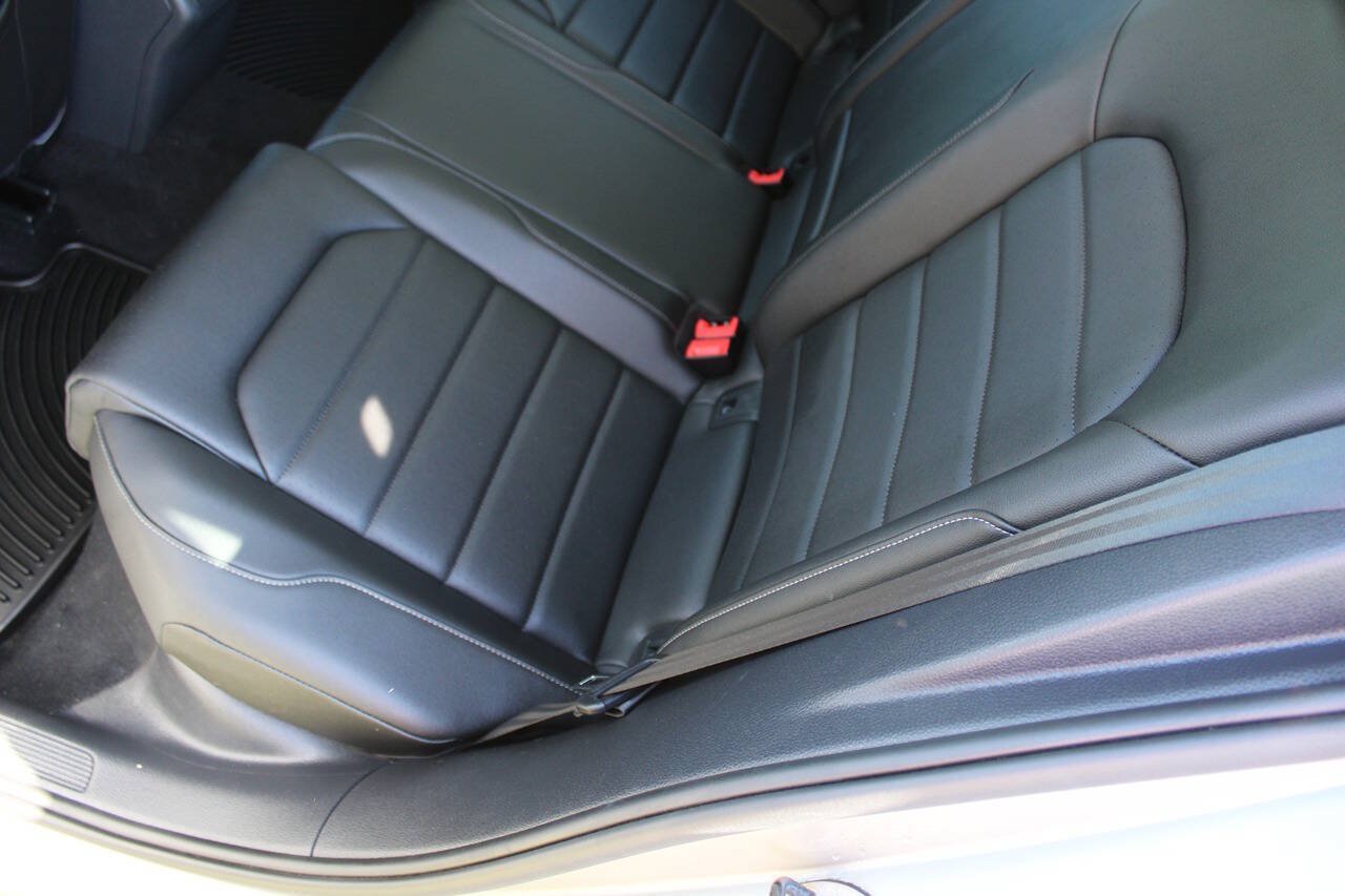 Used 2016 Volkswagen Golf SEL FWD image 35
