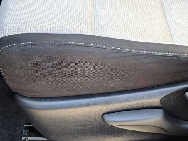 Used 2018 Toyota RAV4 XLE FWD image 25