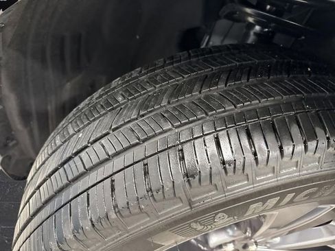 Used 2025 Ford Explorer Active w/ Active Comfort Package image 41