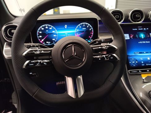 Used 2026 Mercedes-Benz GLC 300 image 15