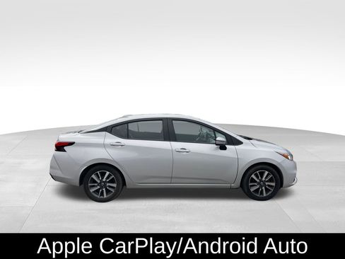 Used 2021 Nissan Versa SV image 4