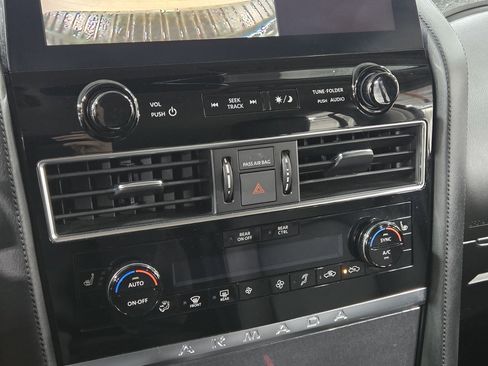 Used 2021 Nissan Armada SV w/ SV Appearance Package image 25