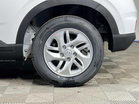 New 2026 Hyundai Venue SE image 19