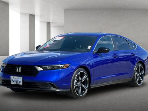 Used 2025 Honda Accord Sport image 8