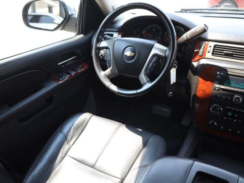 Used 2014 Chevrolet Suburban LT AWD/4WD image 22
