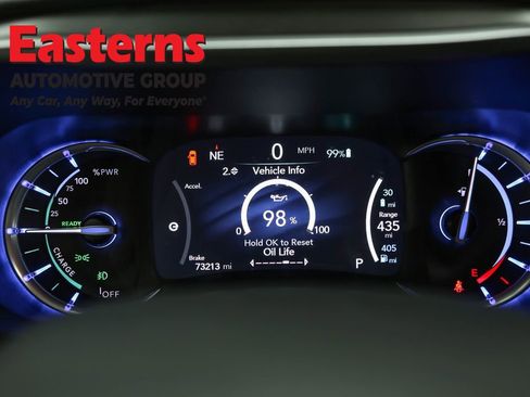 Used 2023 Chrysler Pacifica Touring-L image 18