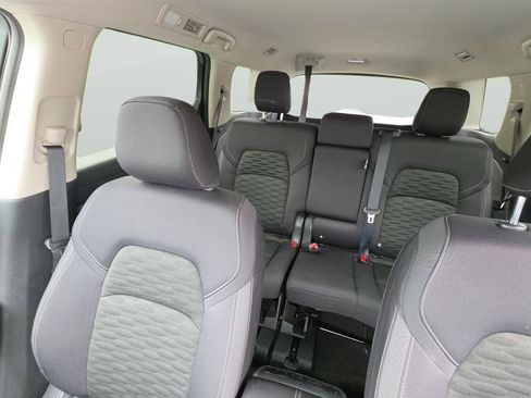 Used 2025 Nissan Pathfinder SV FWD image 21