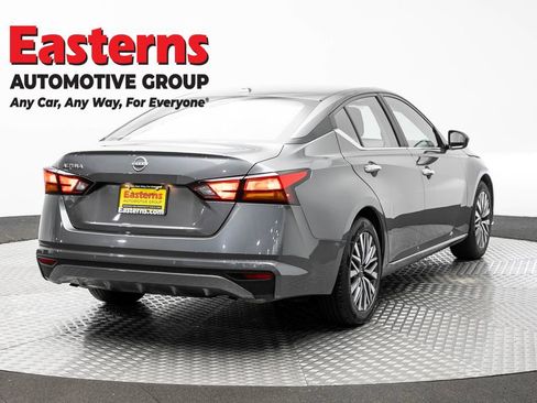 Used 2025 Nissan Altima 2.5 SV FWD image 5