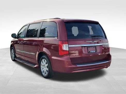 Used 2013 Chrysler Town & Country Touring FWD image 3