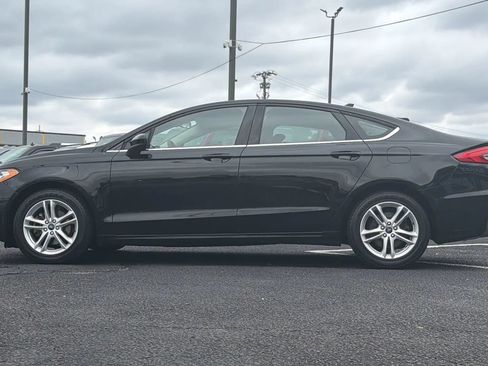 Used 2019 Ford Fusion SE FWD image 4