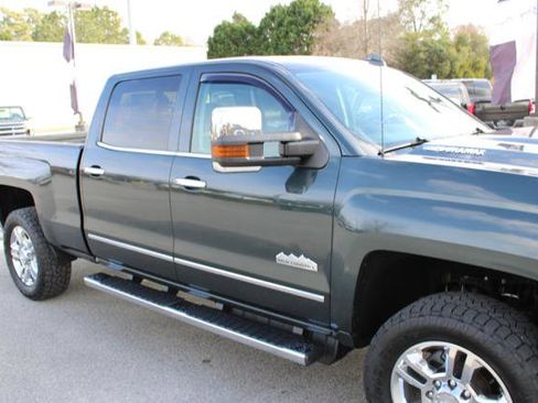 Used 2017 Chevrolet Silverado 2500 High Country w/ Duramax Plus Package image 10