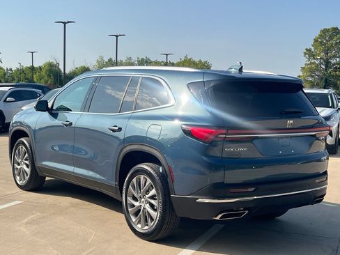 Used 2025 Buick Enclave Preferred FWD image 10