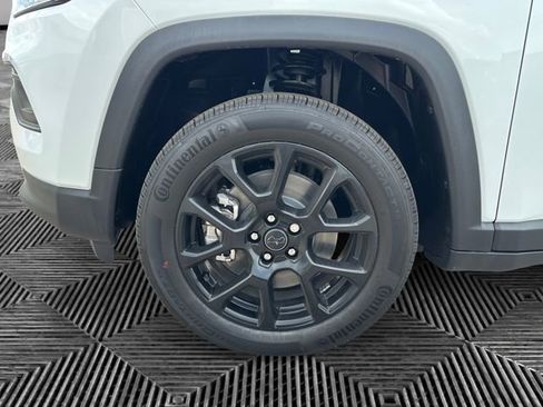 New 2026 Jeep Compass Latitude image 14