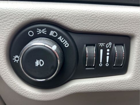 Certified 2019 Chrysler Pacifica Touring-L Plus w/ Advanced Safetytec Group image 15