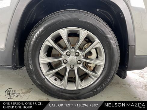 Used 2021 Jeep Cherokee Latitude Lux w/ Sun & Sound Group image 14