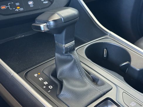 Used 2026 Kia Carnival FWD image 17