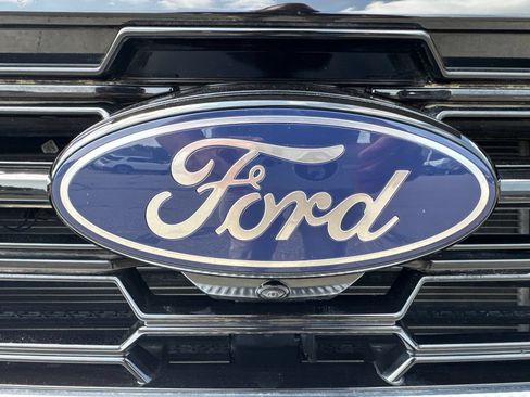 Used 2025 Ford Expedition Platinum w/ Driver's Package AWD/4WD image 13