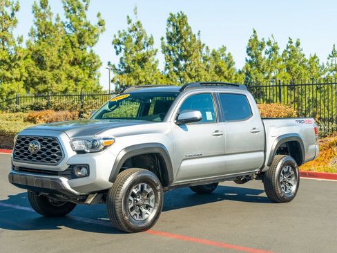 Used 2023 Toyota Tacoma TRD Off-Road w/ Technology Package AWD/4WD image 5