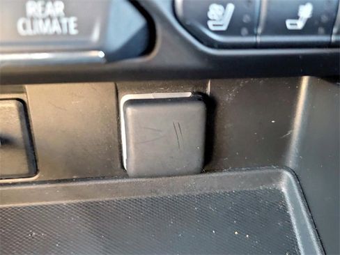 Used 2024 GMC Yukon SLT image 26