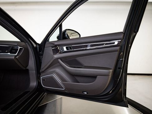 Certified 2023 Porsche Panamera 4 Platinum Edition AWD/4WD image 28